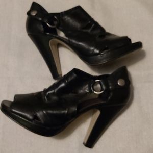 Black Peep Toe